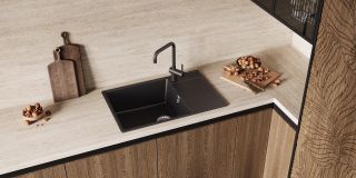 Смеситель для кухни Ulgran Classic U-023-344 с высоким поворотным изливом ультра-чёрный